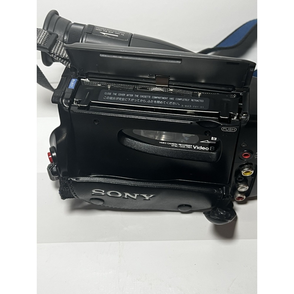 Sony Handycam CCD-TR71 Video 8 Camcorder Camera w Bag FOR PARTS OR REPAIR ONLY - Picture 6 of 14